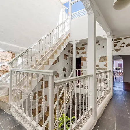Feriehus Flatguest La Casona Roja *