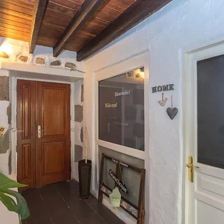 Feriehus Flatguest La Casona Roja *