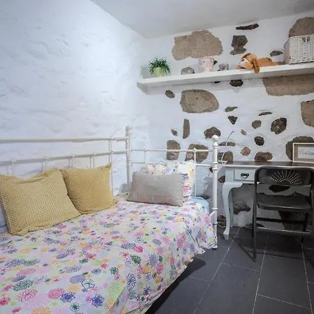 Feriehus Flatguest La Casona Roja *
